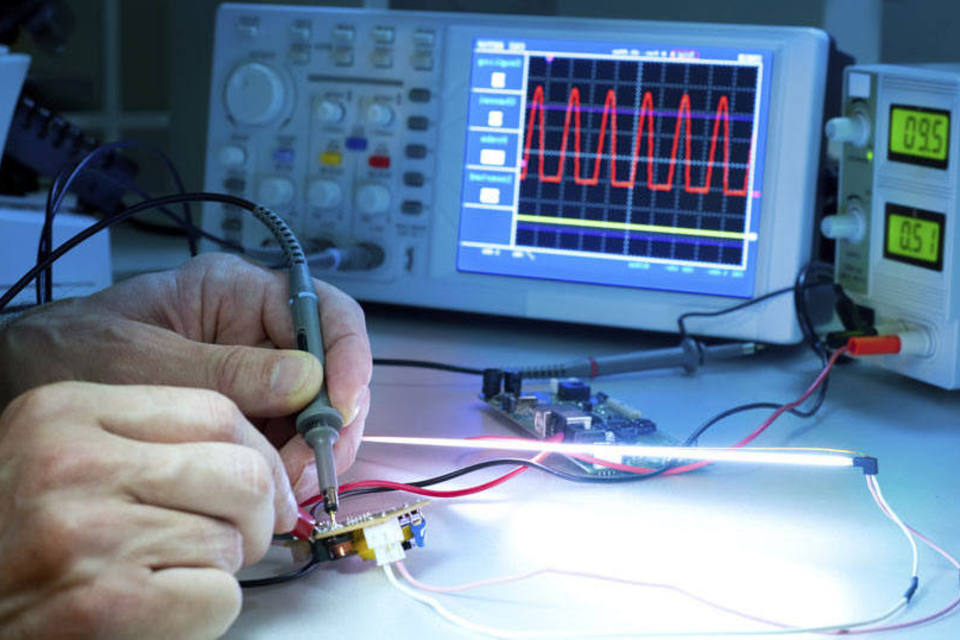 size_960_16_9_engenheiros-eletricistas-e2