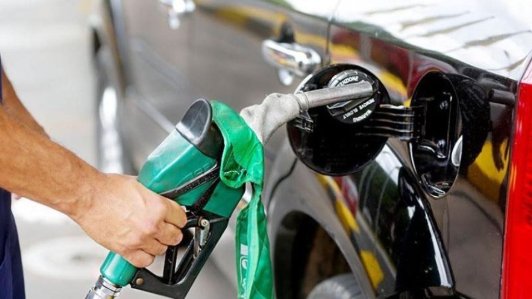 Gasolina sobe 1,13% em agosto e atinge preço médio de R$ 6,103, diz pesquisa