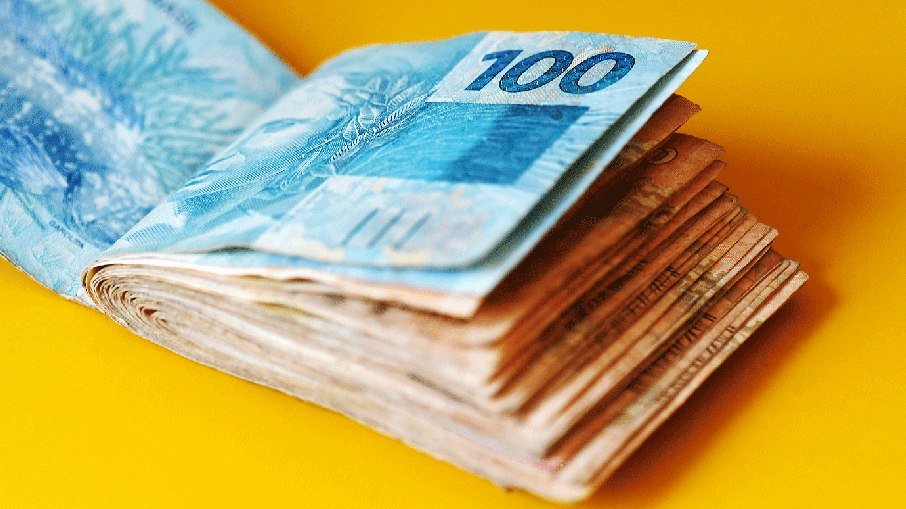 Governo prevê salário mínimo de R$ 1.170 em 2022